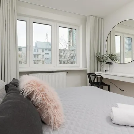 Daire Elegant & Cozy Panska By Renters